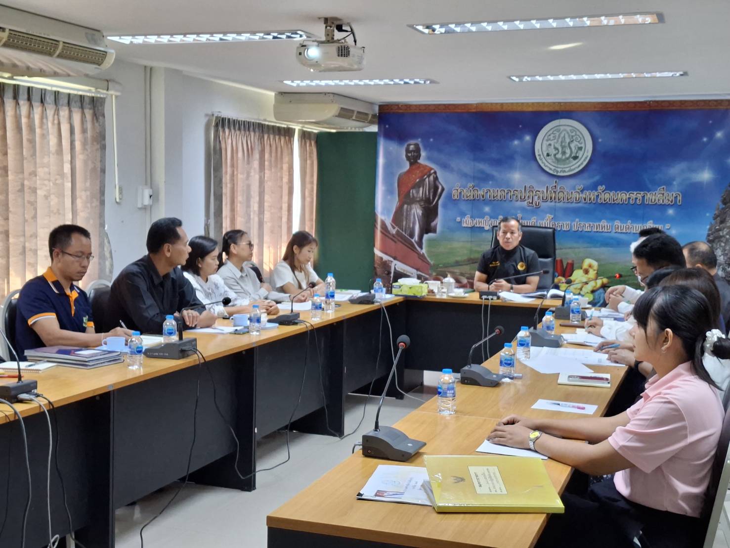 title - ผู้ตรวจราชการ ส.ป.ก. ประชุมตรวจราชการและติดตามความก้าวหน้าผลการดำเนินงานตามแผนการตรวจราชการของผู้ตรวจราชการสำนักงานการปฏิรูปที่ดินเพื่อเกษตรกรรม ประจำปีงบประมาณ พ.ศ. 2569 รอบที่ 1 เขตตรวจราชการที่ 13 จังหวัดนครราชสีมา